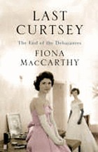 Last curtsey : the end of the debutantes