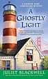 A ghostly light by  Juliet Blackwell 